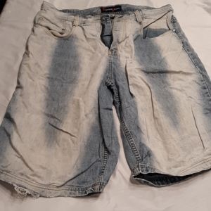 Source Men's washed shorts